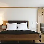 The Omnia Hotel 5*
